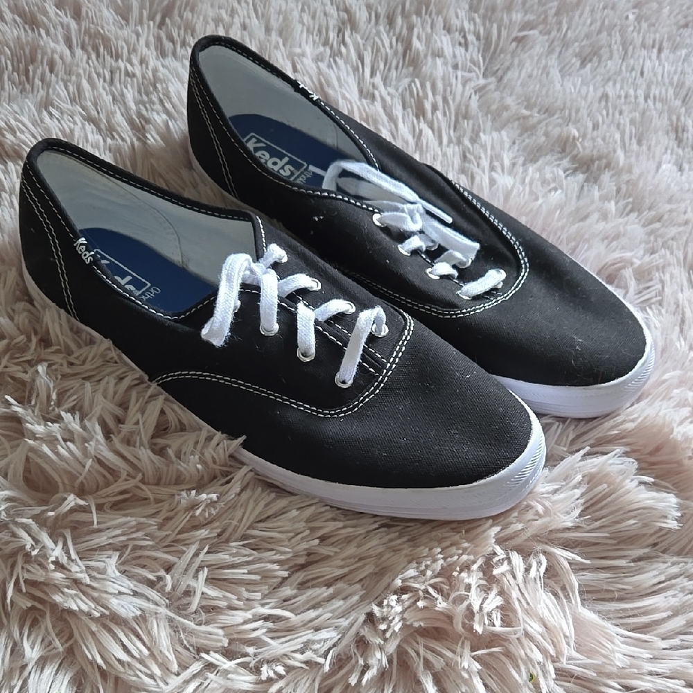 Keds Women's Black and White Canvas Sneakers Flat Shoes Laces Size 10